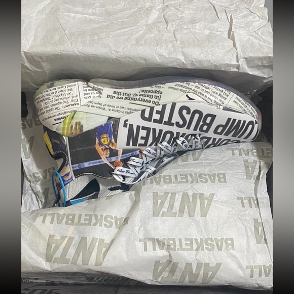 Brand New Mens Anta Klay Thompson KT4 East Bay Times NewsPaper sz 7 - Picture 1 of 11